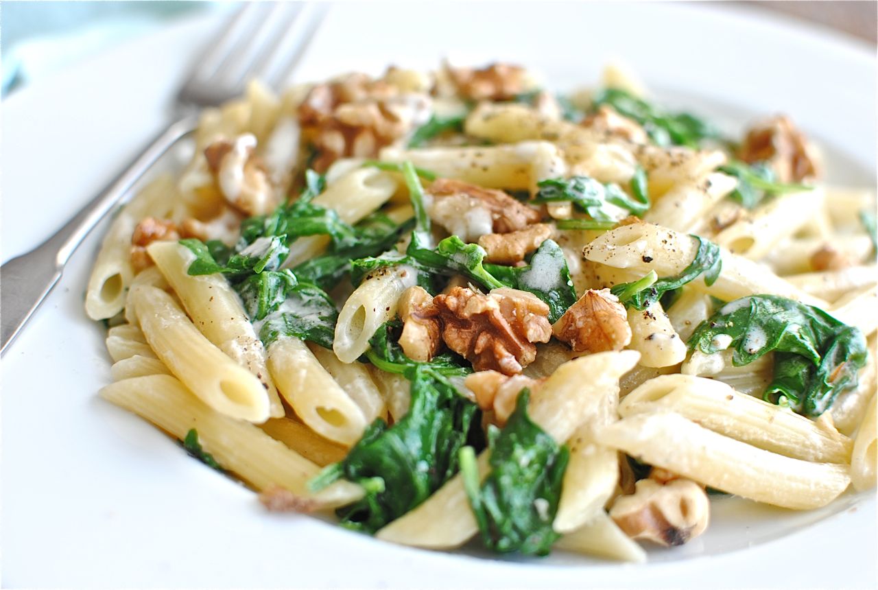 Rigatoni with Italian Sausage, Greens, Gorgonzola & Walnuts