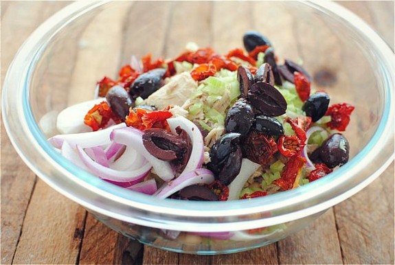 Tuscan Tuna and White Bean Salad / Bev Cooks