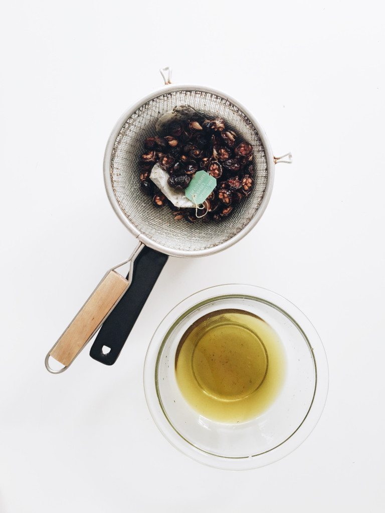 DIY: Tea Rose Perfume Oil / Bev Cooks