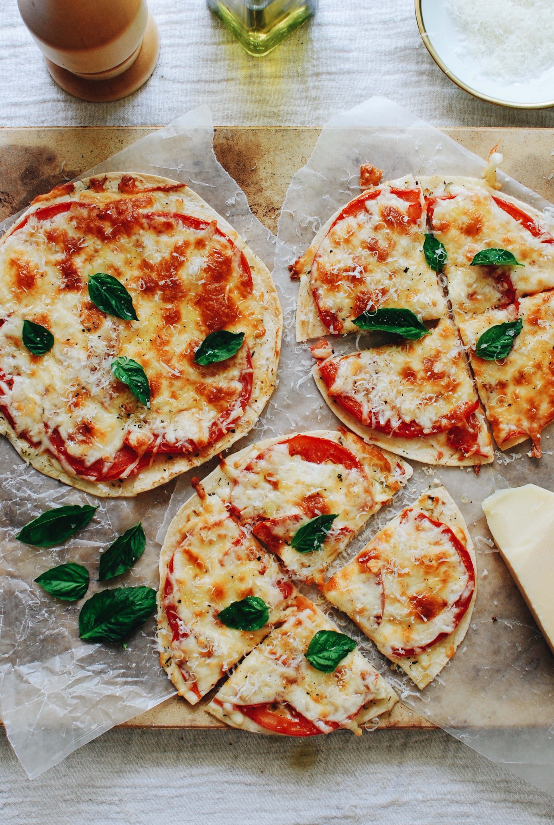Caprese Tortilla Pizza Snacks / Bev Cooks