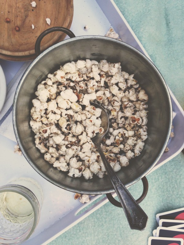 Curried Popcorn / Bev Cooks