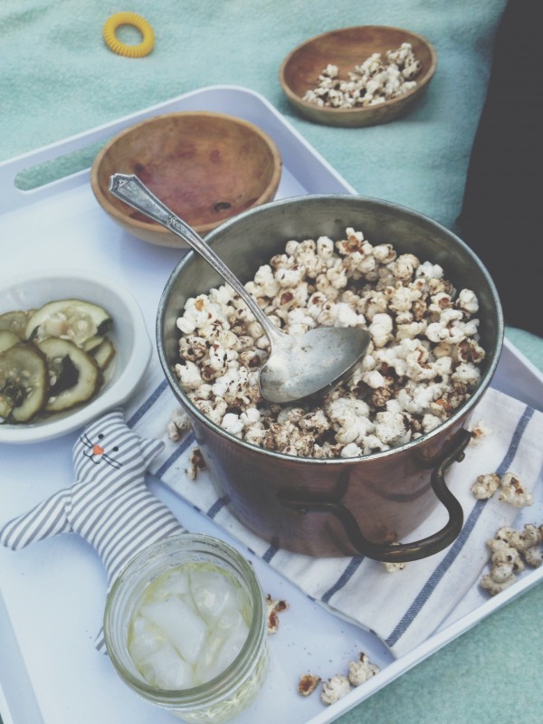 Curried Popcorn / Bev Cooks