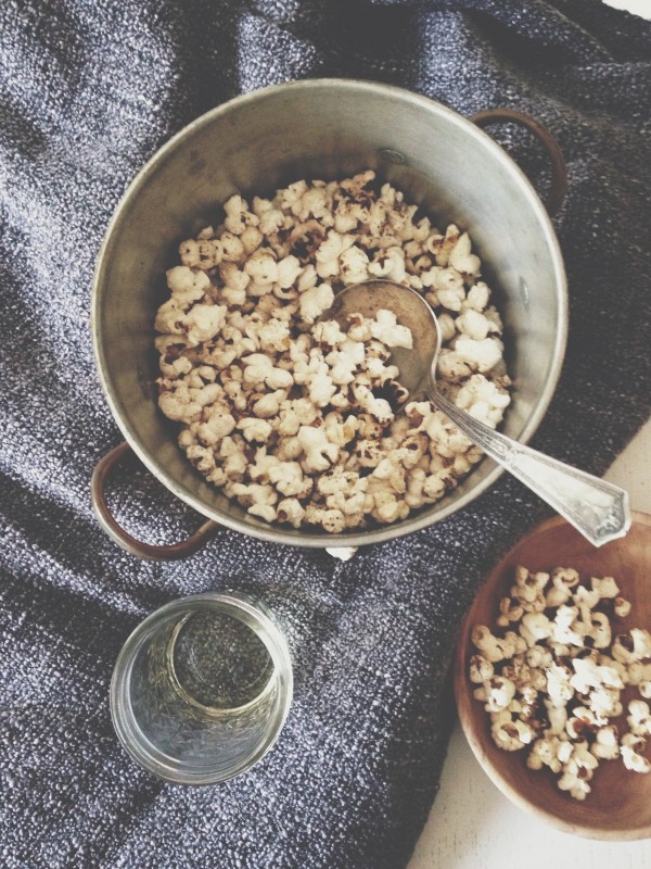 Curried Popcorn / Bev Cooks