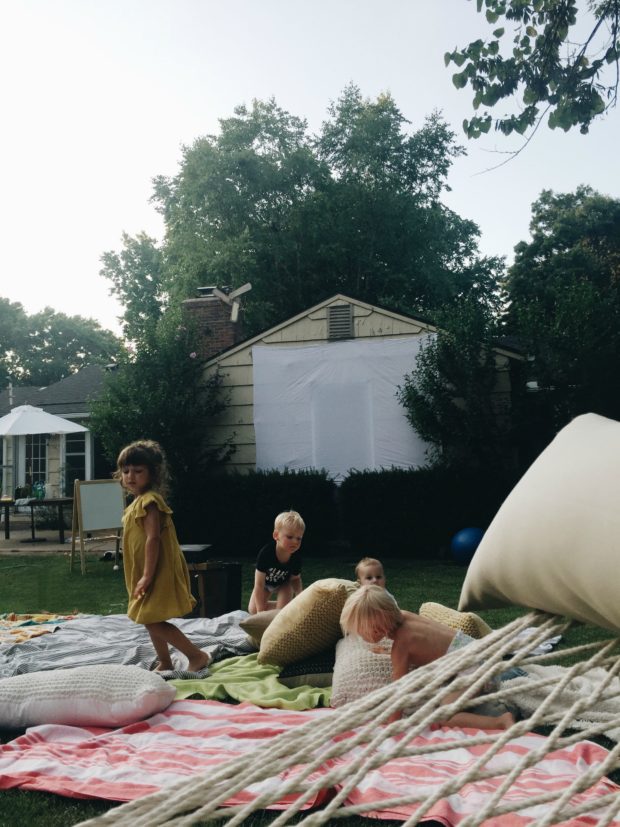 How to Host a Backyard Movie Night / Bev Cooks