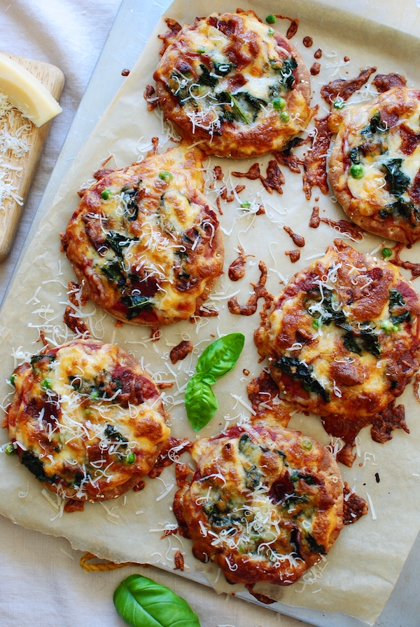 Mini Kale, Bacon and Pea Pizzas / Bev Cooks