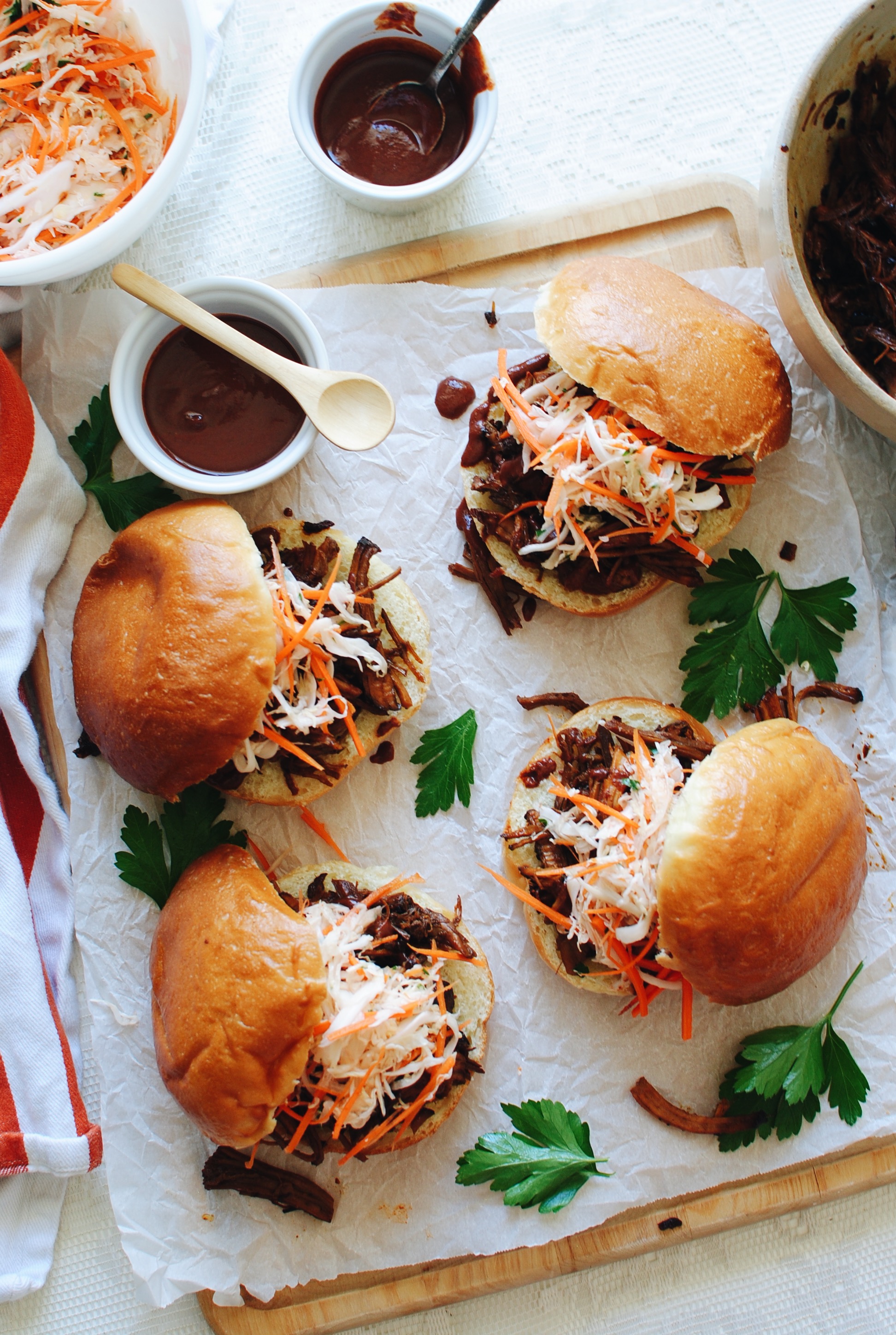 Slow Cooker BBQ Pulled Pork Sandwiches