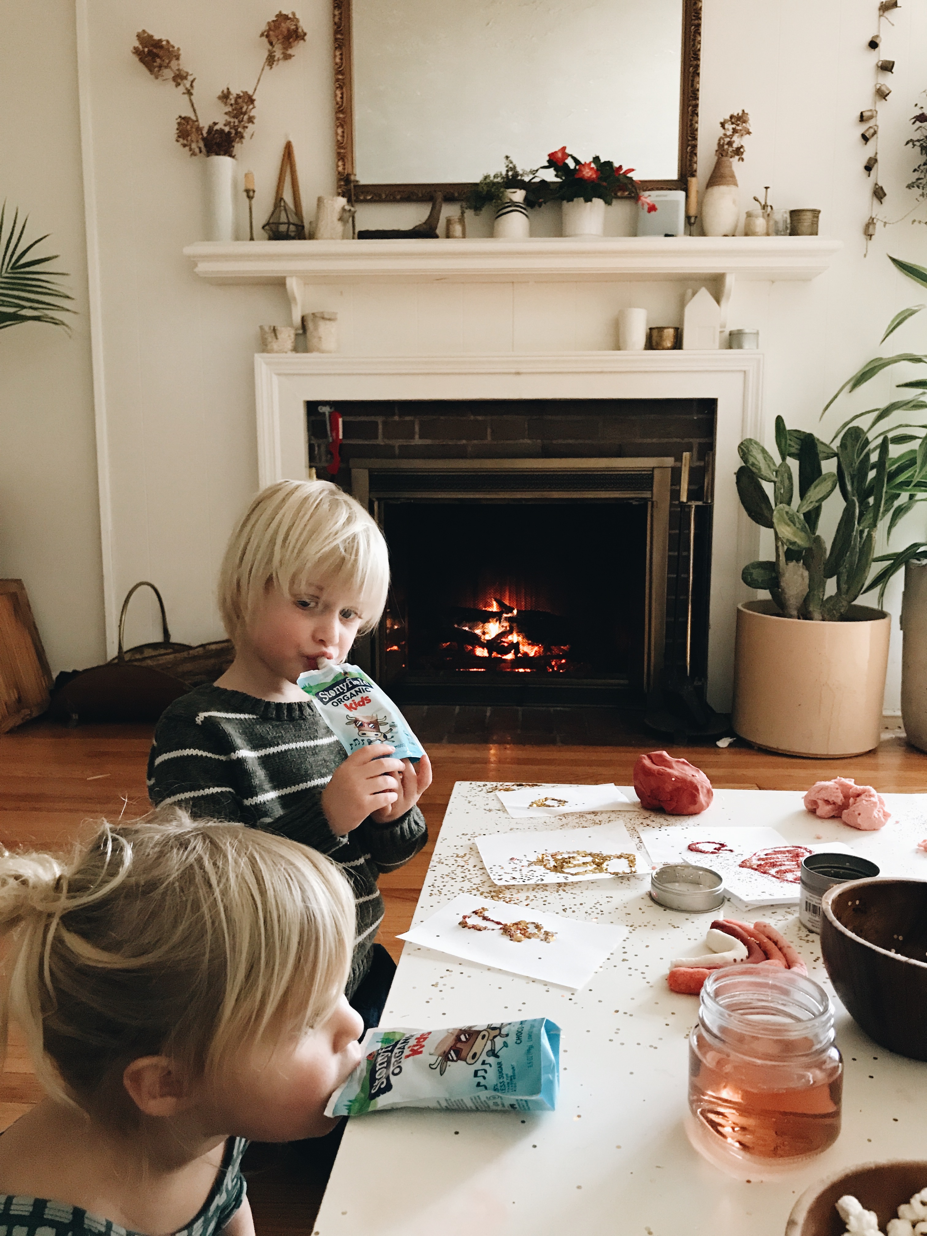 How to Survive an Indoor Toddler Craft Party / Bev Cooks