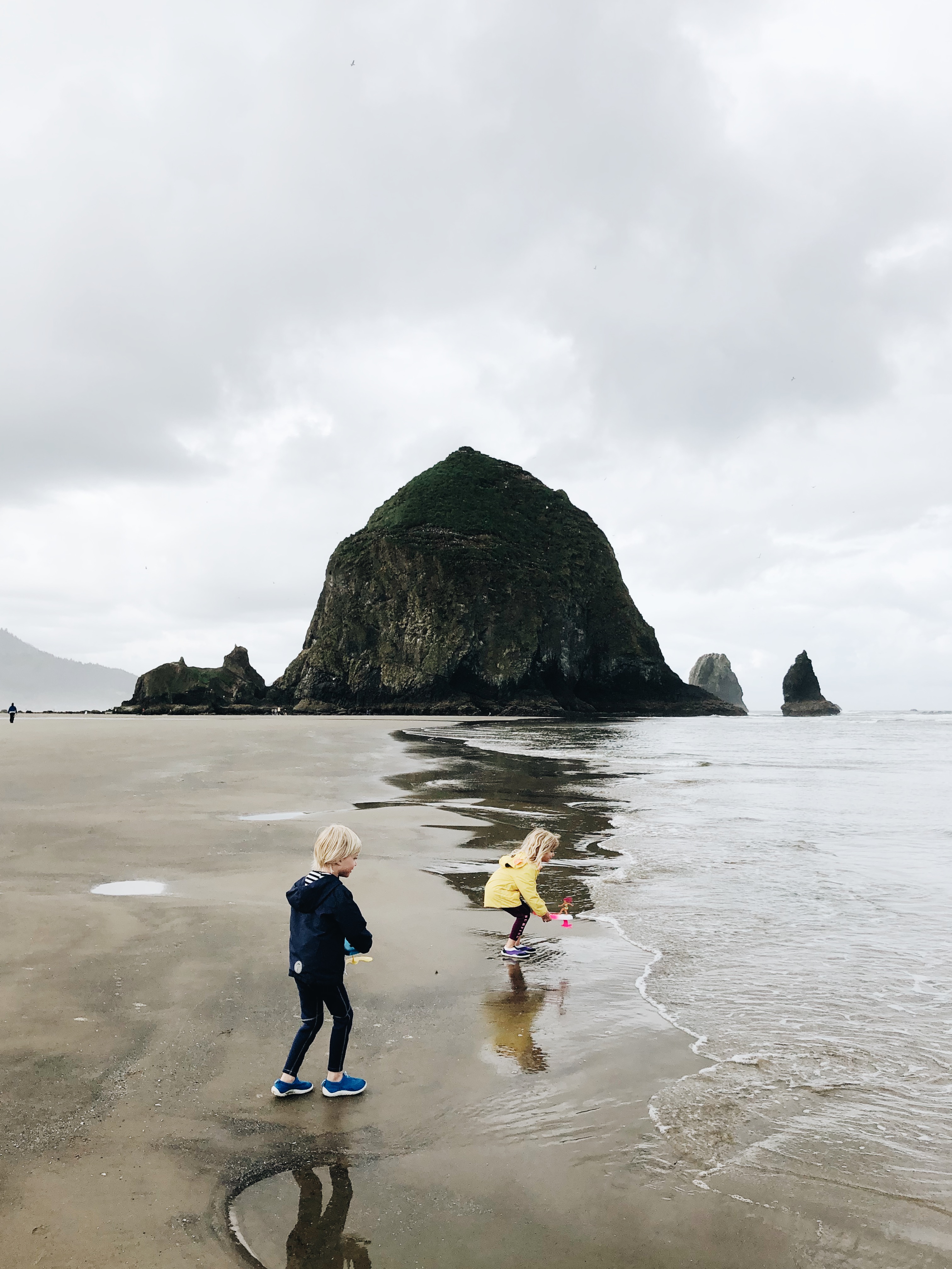 Our New Life on the Oregon Coast Forever / Bev Cooks