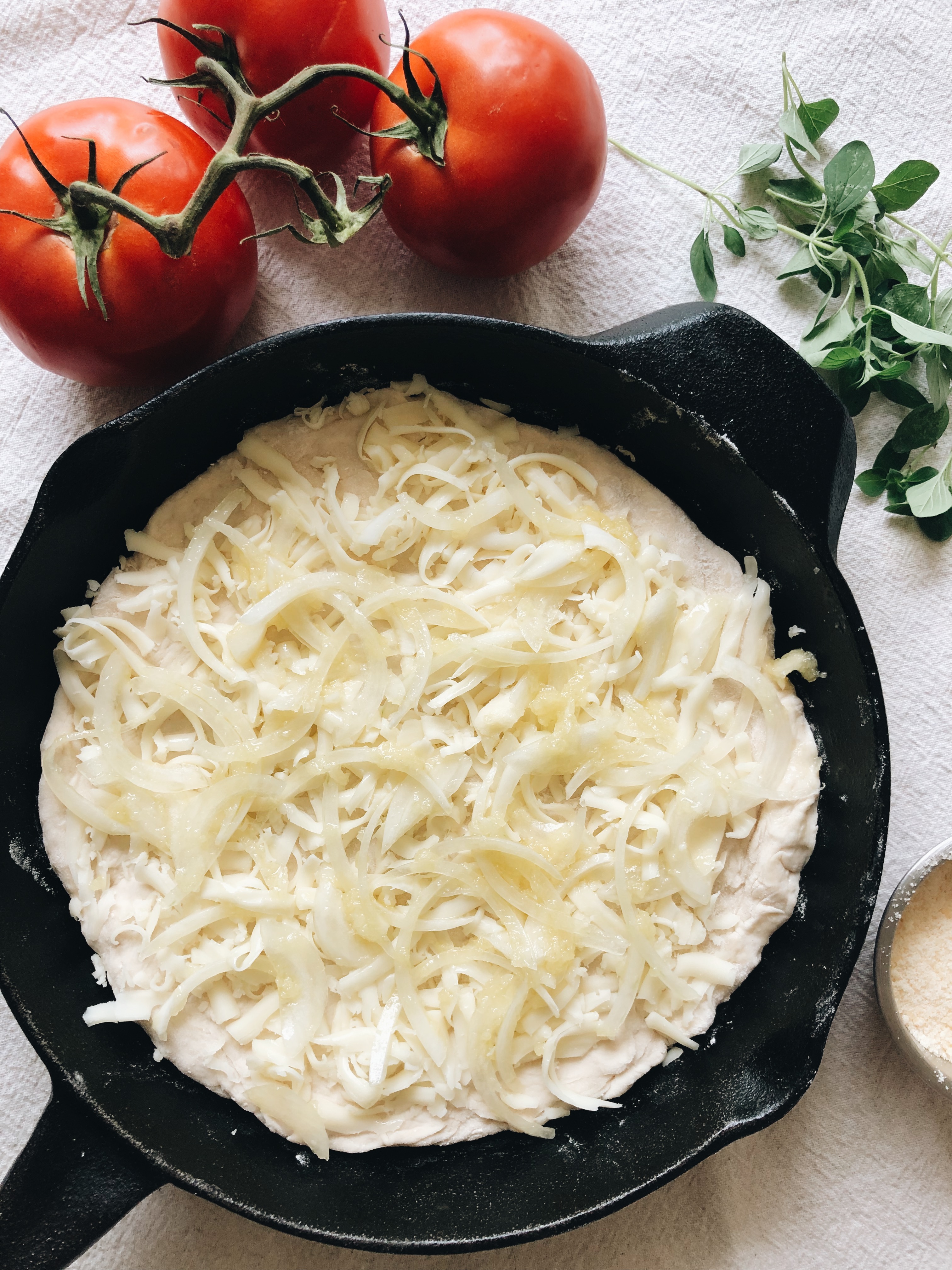 Skillet Tomato Pie / Bev Cooks