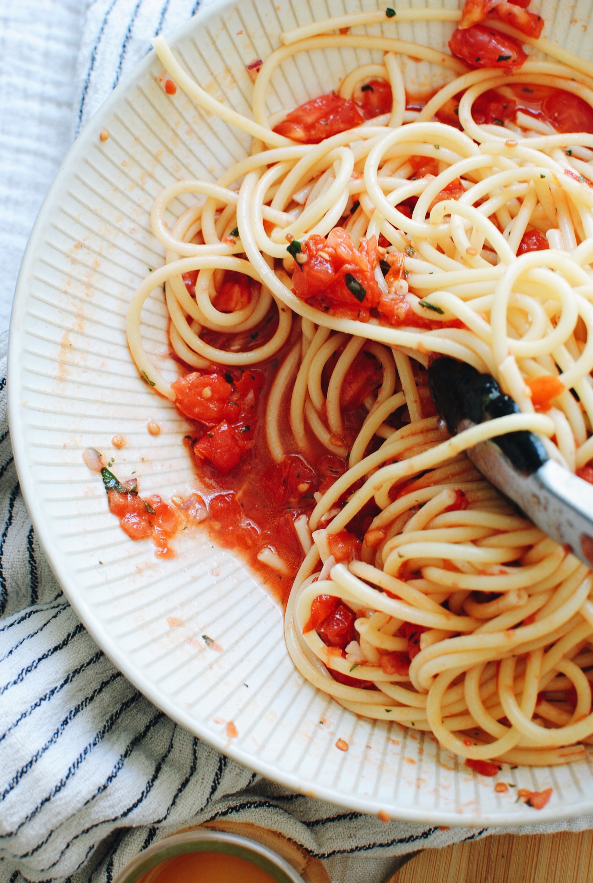 Bucatini with Everything Bagel Chicken Nuggets in a Raw Tomato Sauce / Bev Cooks