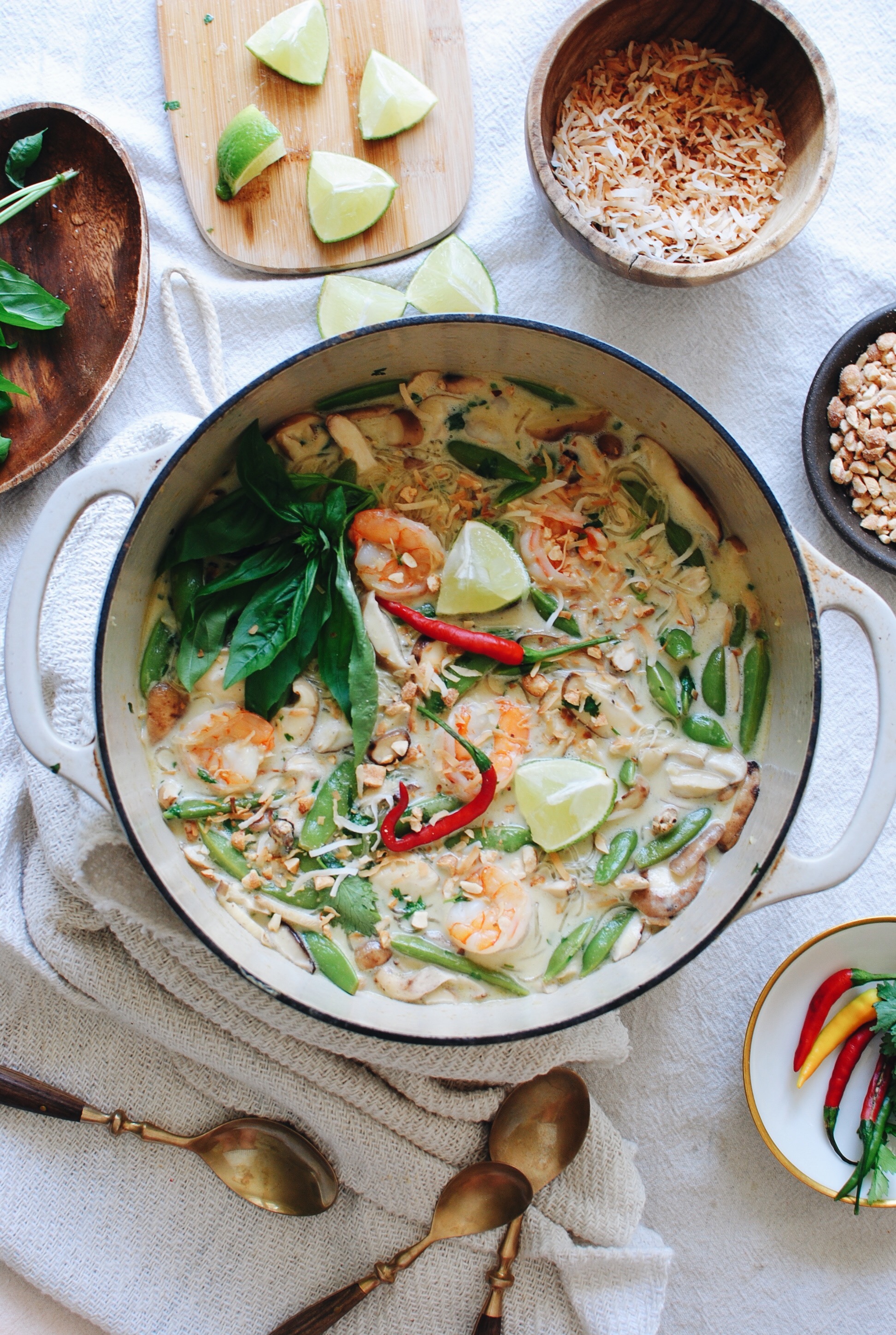 Green Curry Soup with Shrimp, Mushrooms and Snap Peas / Bev Cooks