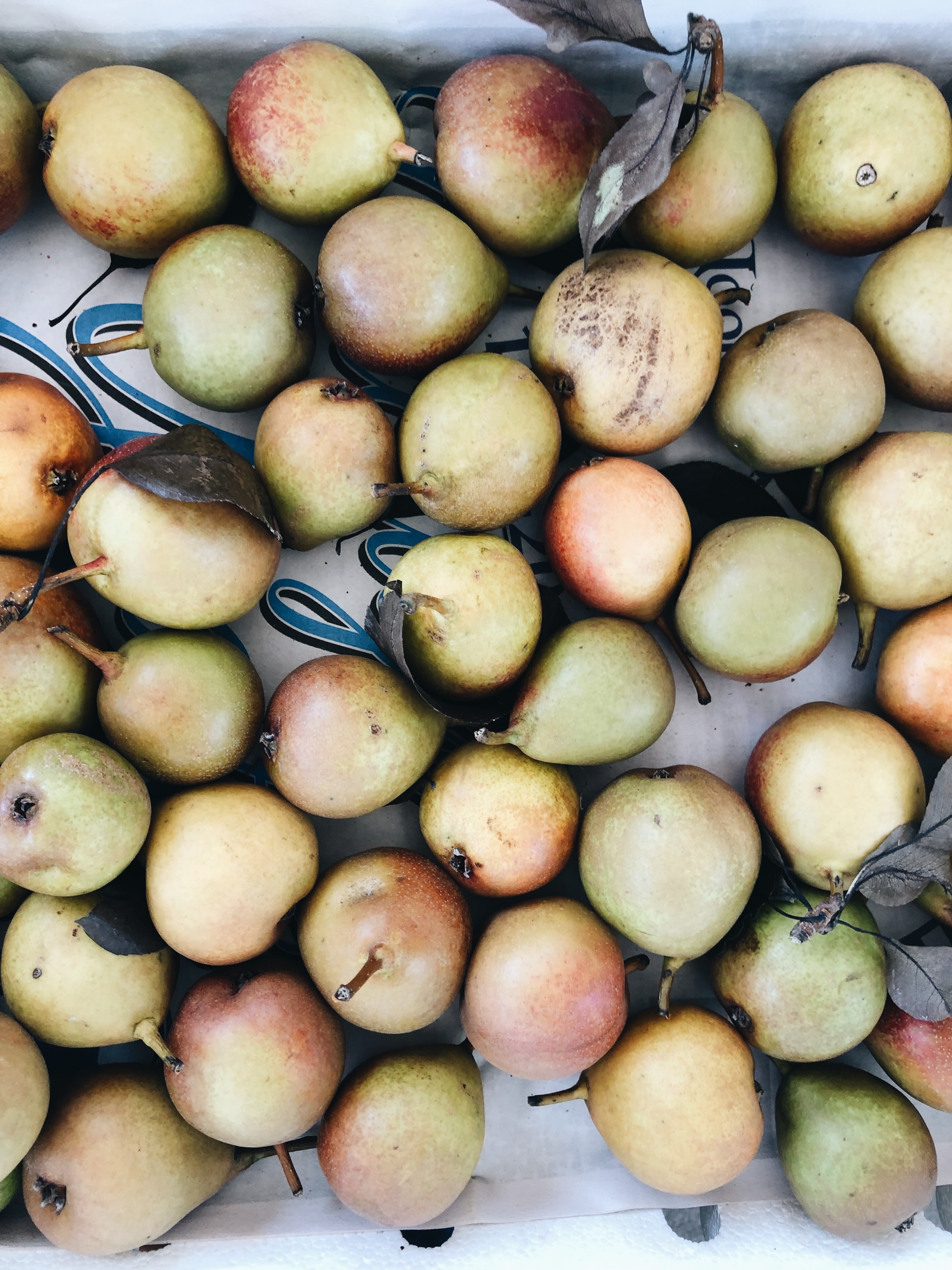 market pears