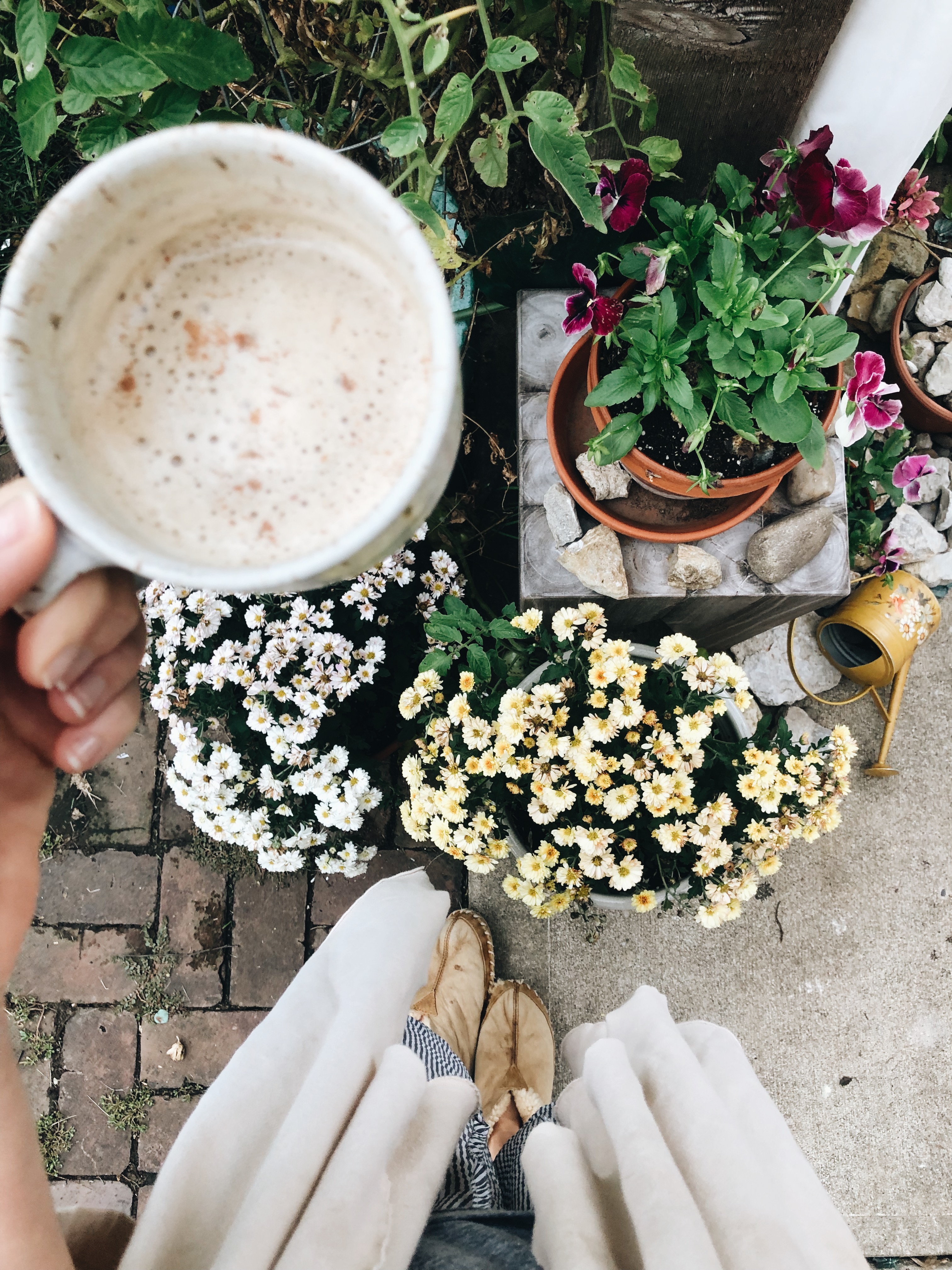 feet and coffee and mums