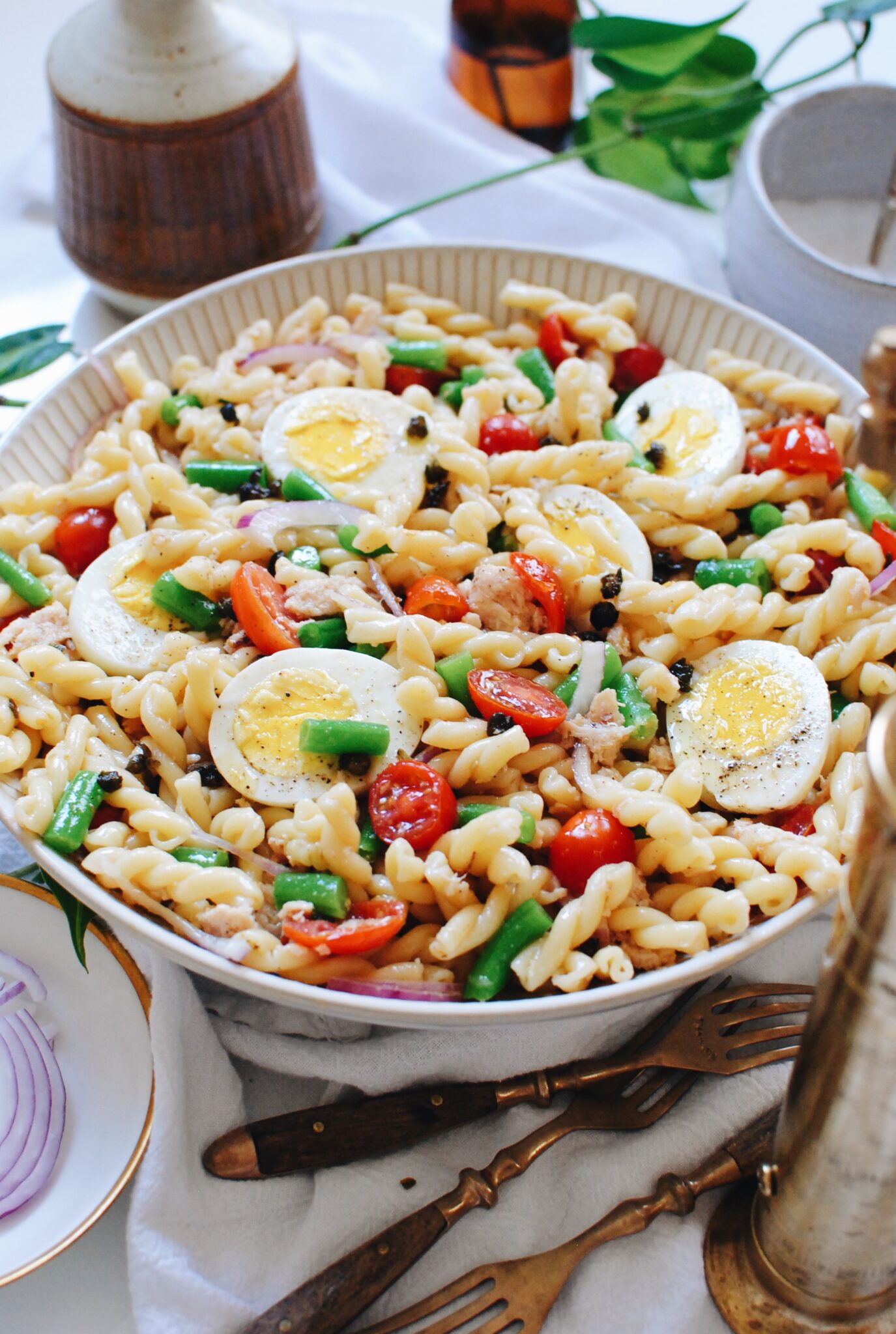 Niçoise Pasta Salad - Bev Cooks