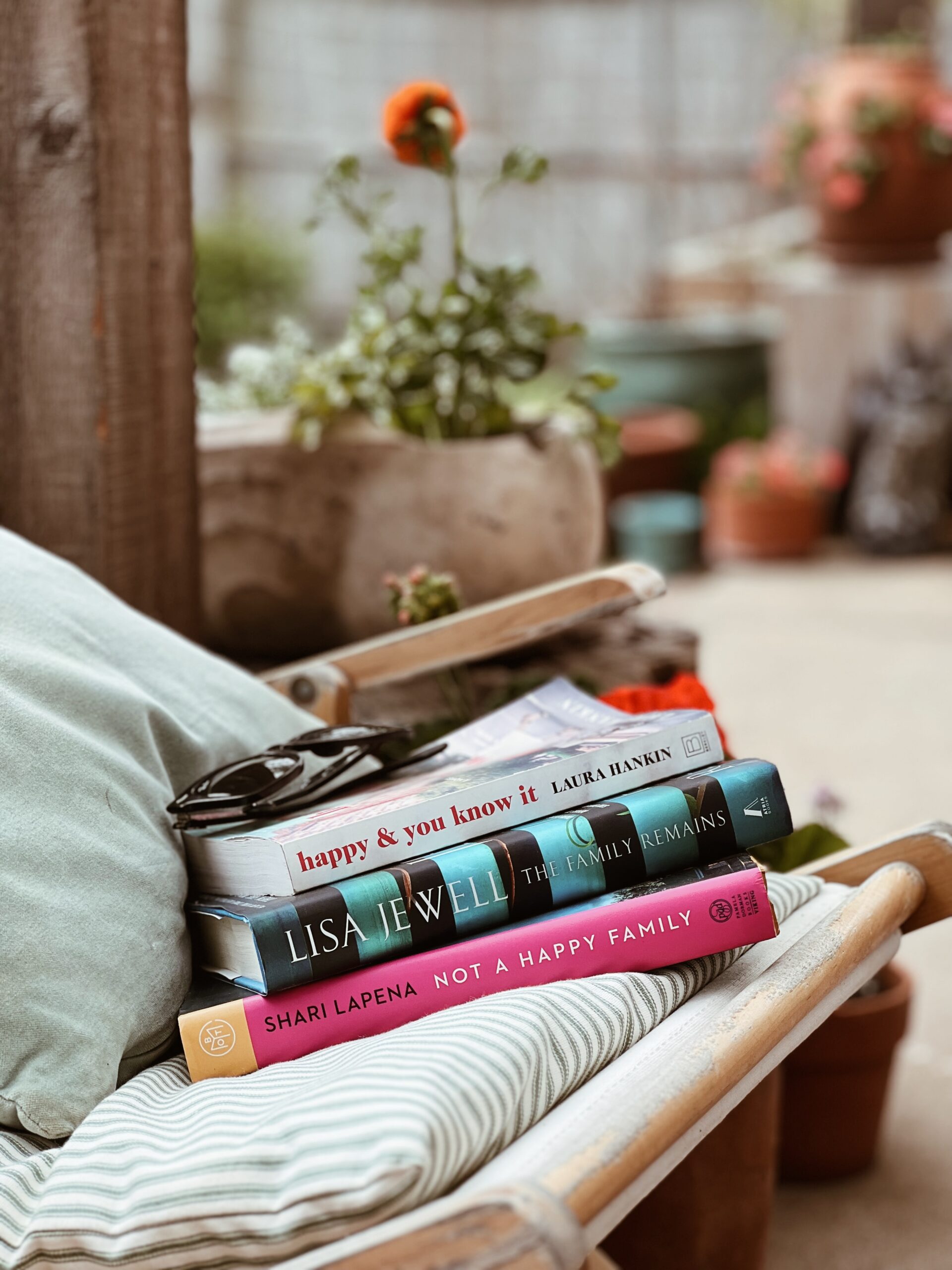 Bookshelf Roundup: 06/25/22: Stacking the Shelves & Recent Reads