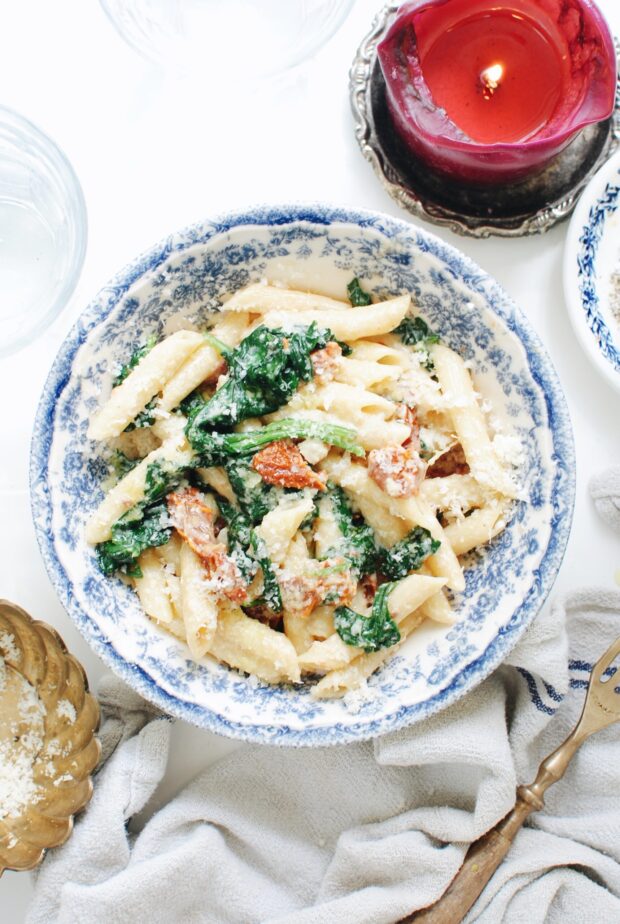Penne Pasta with Spinach and Sundried Tomatoes / Bev Cooks