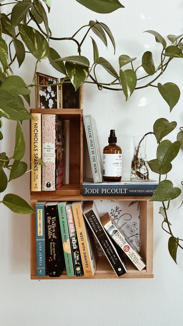 DIY Book Nook / Bev Cooks