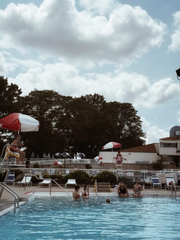Monthly Mixtape: Lush and Bouncy '60s Pool Vibes / Bev Cooks